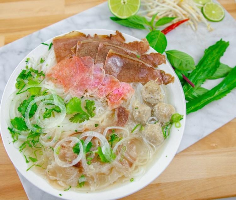 Com Com Pho