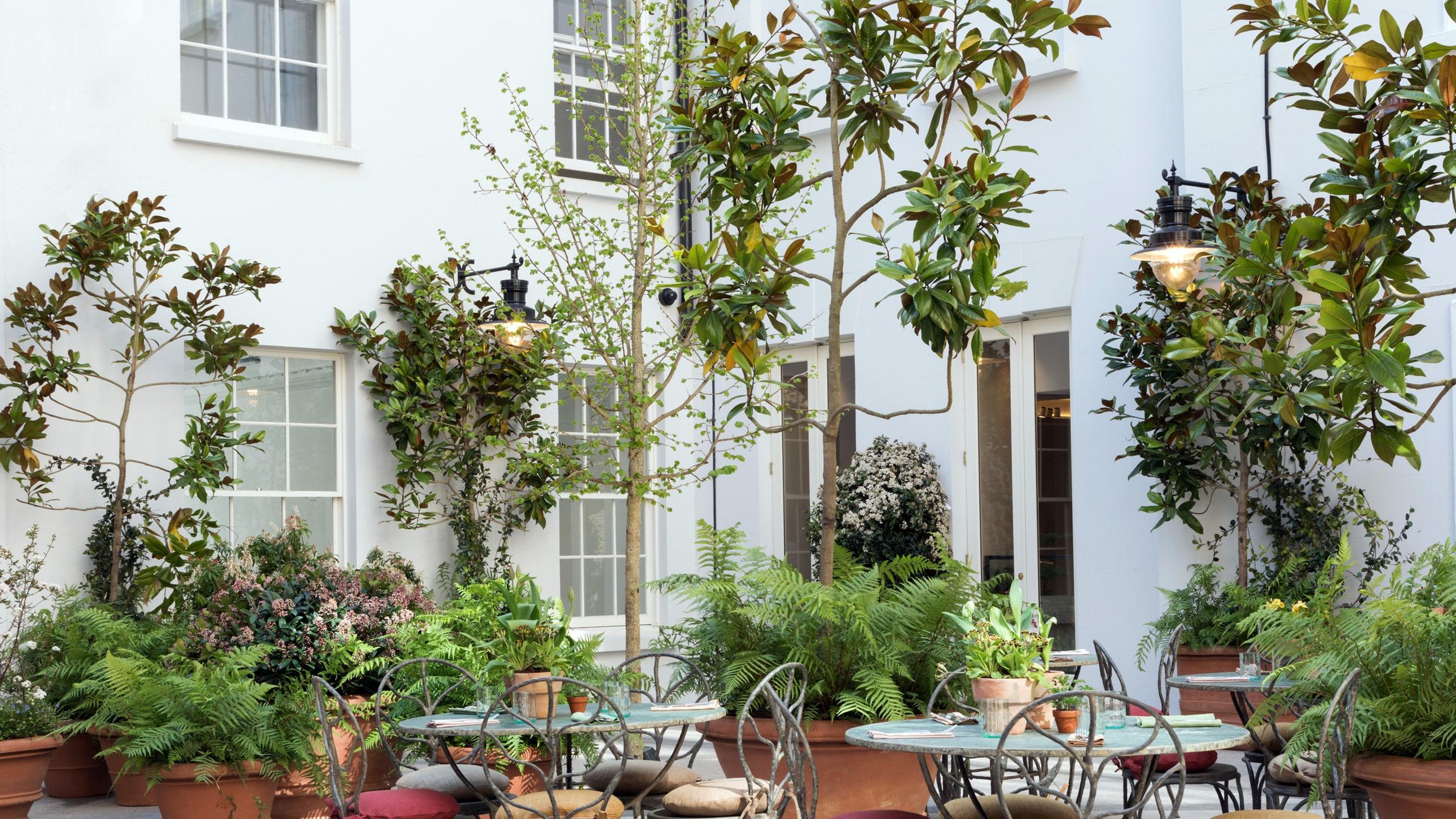 Com Com Restaurant Exterior in London