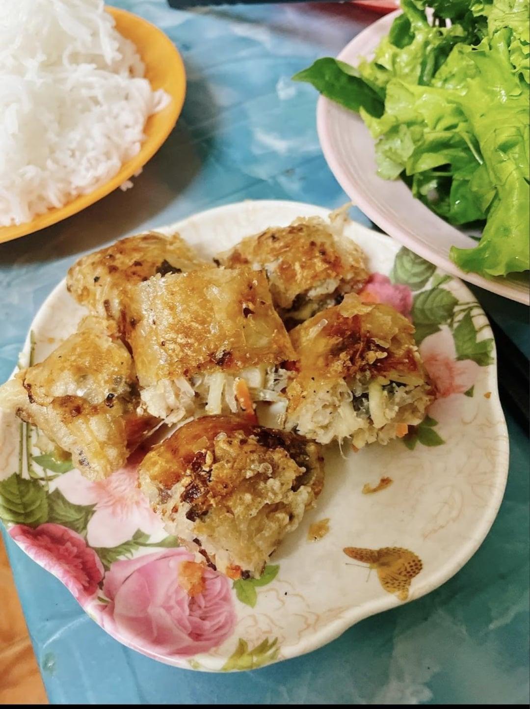 Com Com Restaurant's Nem Ran Deep Fried Spring Rolls