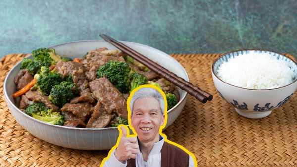 Stir-fried Beef with Vegetables at Com Com Restaurant