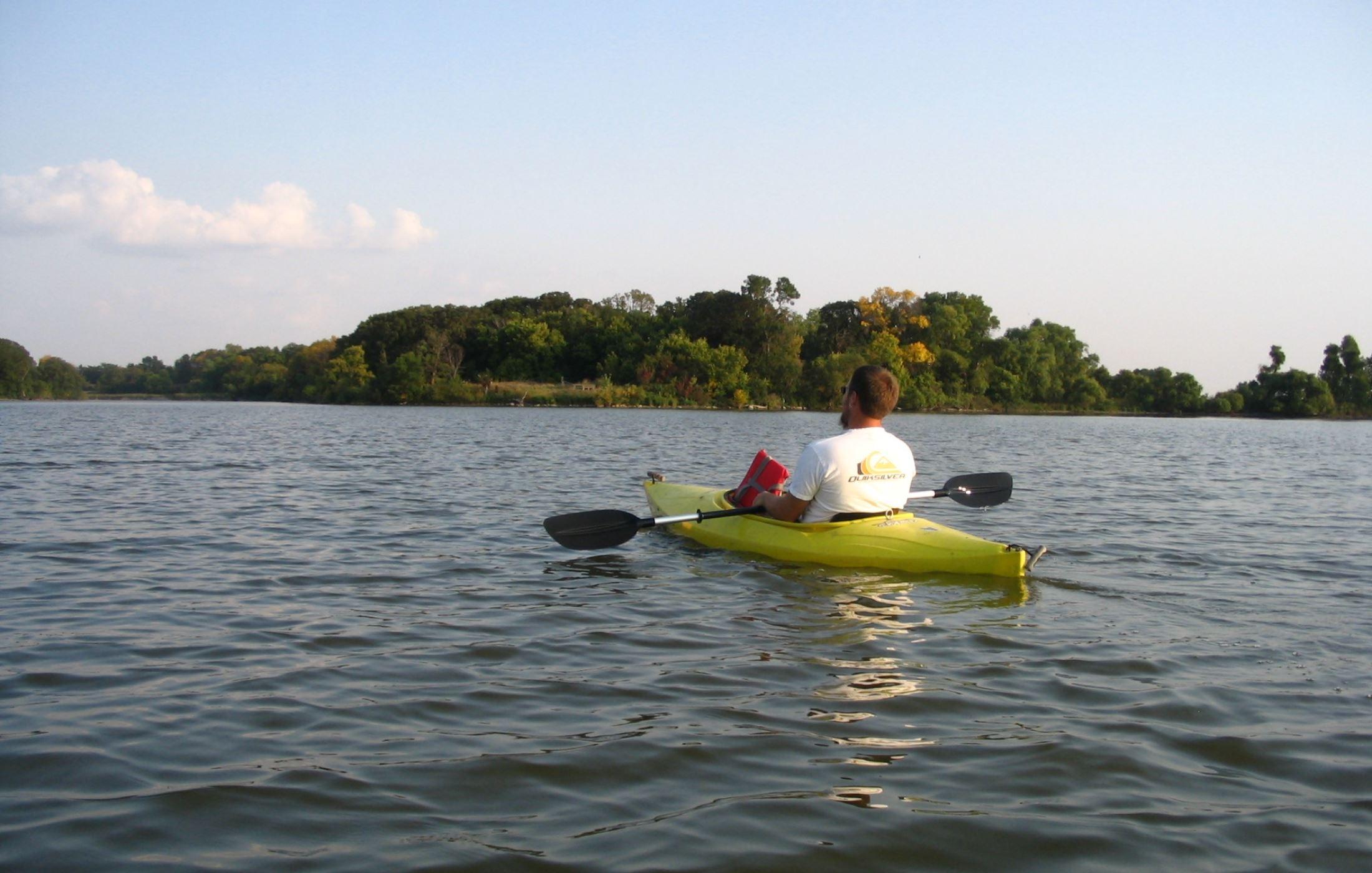 A screenshot of a third-party website providing inmate lookup services.